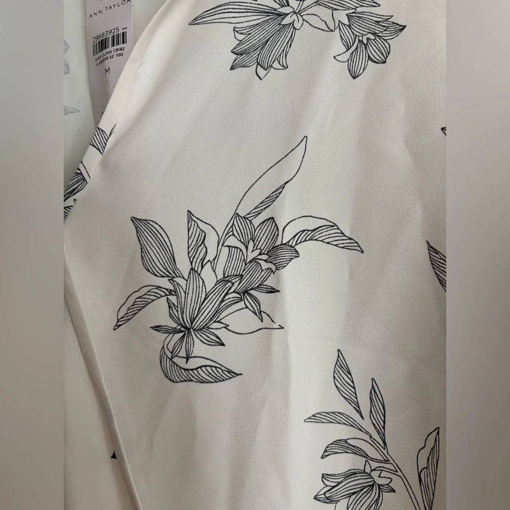 Ann Taylor Floral Sleeveless Top - Picture 6 of 8